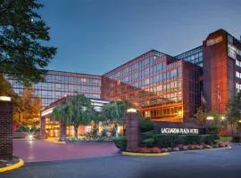 LaGuardia Plaza Hotel