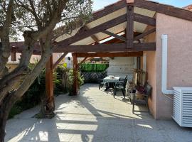 HOLIDAYLAND VILLA T3 304 MEZZANINE 9 couchages climatisé NARBONNE PLAGE, holiday home sa Narbonne-Plage