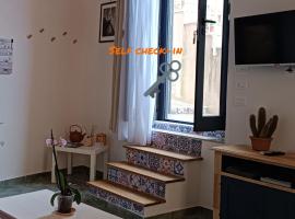 La Casetta Nelle Mura, apartamento en Terracina