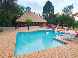 Protea Ridge Guest Cottages and Conference Centre, hotel in Roodepoort