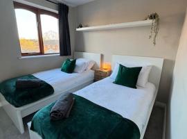 Cosy Home In The Heart Of Sussex, hotel in Burgess Hill