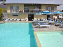 Apartments Camping Italia' 90, family hotel in Domaso