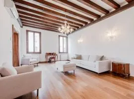 GuestHost - Elegant Apartment near Piazza San Marco