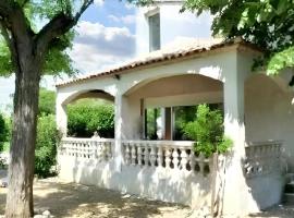 Villa de 7 chambres avec piscine privee et jardin amenage a Aimargues, hotel i Aimargues