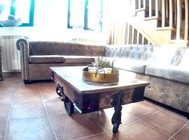 Family House near Otañes with Mountain View, Hotel in Otañes