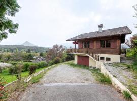 Chalet de Charme avec vue spendide, hotel en Menthon-Saint-Bernard