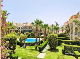 Stunning Pool View 1bed Private Beach Clubs, Veranda Sahl Hasheesh, semesterboende i Hurghada