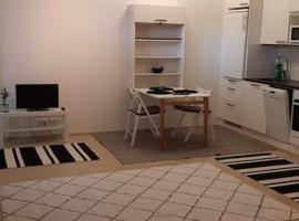 Cozy Studio in Vantaa – hotel w mieście Vantaa