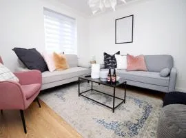 5 bedroom sleeps 10 | City Centre Newport