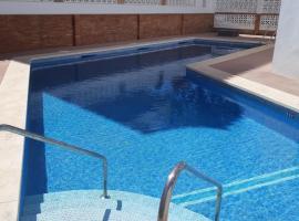 Versalles Beach Apartament, place to stay in Fuengirola