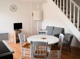 Chez Fabienne, maison avec petite terrasse privée, hotel v destinaci Luc-sur-Mer