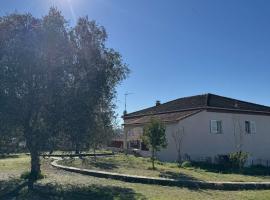 Villa proche de la mer, vacation home in Aléria