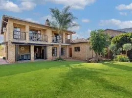 Luxurious Modern 4 bed home