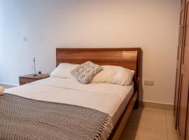 Cozy Bedroom, shared bathroom -Gzira, hotel in Il-Gżira