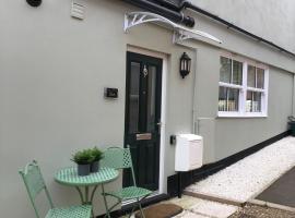 Dinky cottage, holiday home in Brightlingsea