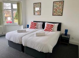 University View-Off-Street Parking-Sleeps 8-Fast WiFi, vacation home in Nottingham