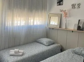 Glass Student-Habitación Doble Privada en Casa Compartida-Übica2