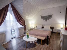 Захарова Оселя, hotel u gradu 'Slavske'