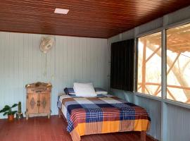 Nieves surf hostel and Camping, pensionat i Playa Avellana