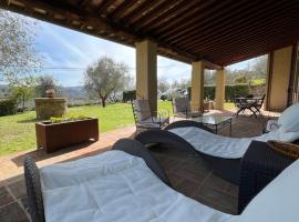 Villa Mary, relax nel cuore del Chianti, hotel en Poggibonsi