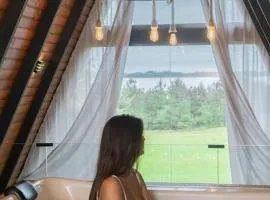 Refúgio Romântico com Jacuzzi na Natureza a 10 min da Praia