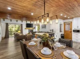 Spectacular Game Room, 3000 sqft, 2 Masters, Pool Table, 2 Decks, AC, Dogs