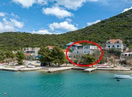 Apartments by the sea Luka Dubrava, Peljesac - 13632, hotel a Putniković