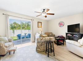 Comfy Townhome plus BBQ with Shared Pool and Beach 5min Walk, beach rental in St. Augustine