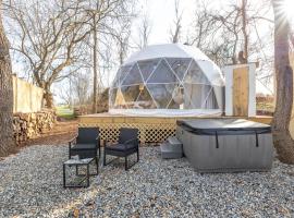 Dream Dome Getaway near Leesburg, Familienhotel in Leesburg