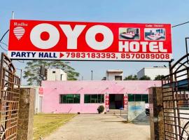 POP Radhe Oyo Hotel, hótel í Manesar