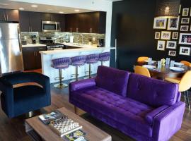 Downtown LA - Mamba Suite - Free Indoor Parking!, family hotel in Los Angeles