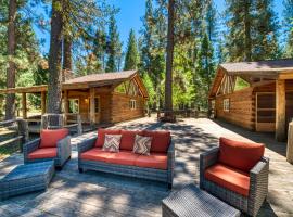 River Cabins | The Lost Sierra Ranch, готель з парковкою у місті Graeagle
