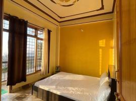 Shimla Best place to live., hotel v destinaci Kīar