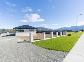 Oraka Scenery - Te Anau Holiday Home