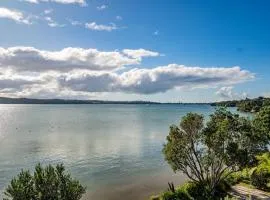 Harbour View - Westmere Holiday Apartment