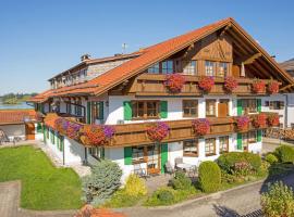 Inviting holiday home with sauna, hotel in Schwangau