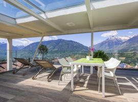 Holiday home with beautiful mountain views, cabaña en Scena