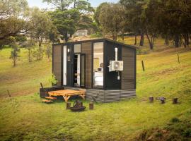 Acre Away by Tiny Away, glamping site in Kangaroo Ground