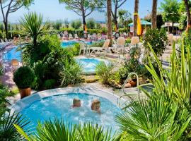 Park Hotel Pineta & Dependance Suite, resort em Eraclea Mare