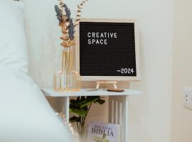 CreativeSpace-Mactan2, hótel með sundlaugar í Lapu Lapu City