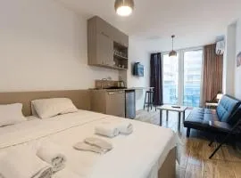 Cozy Studio Apartment For 3 with a pool