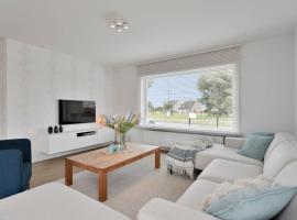Huswell - Spacious bungalow with garden near the beach & sea, bungalow in Middelkerke