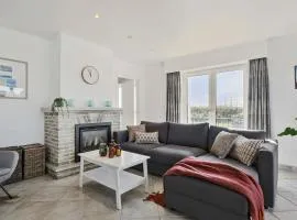 Huswell - Sea Bridge; Charming apartment near the beach