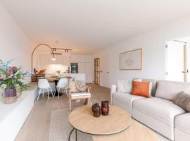 Huswell - Renovated apartment with sea view and parking, hotel in Knokke-Heist