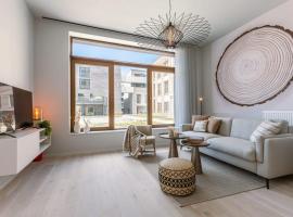 Luxurious flat "de zilte zeezoen" close to the sea, herberg in Oostende