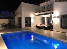 Villa Turquesa - A Murcia Holiday Rentals Property, casă de vacanță din Baños y Mendigo