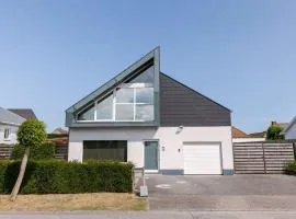 Huswell - Spacious house with garden and parking