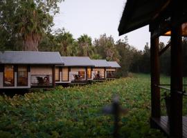 The Boathouses at Leaves & Fishes, hotel di Lovedale