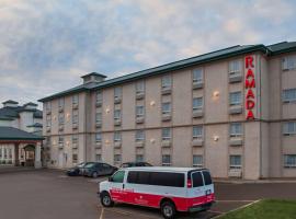 Ramada by Wyndham Red Deer Hotel & Suites, hotel near Red Deer Regional Airport - YQF, Red Deer