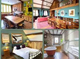 ※ Stunning, Large Chapel, Nr Bath (EC) ※